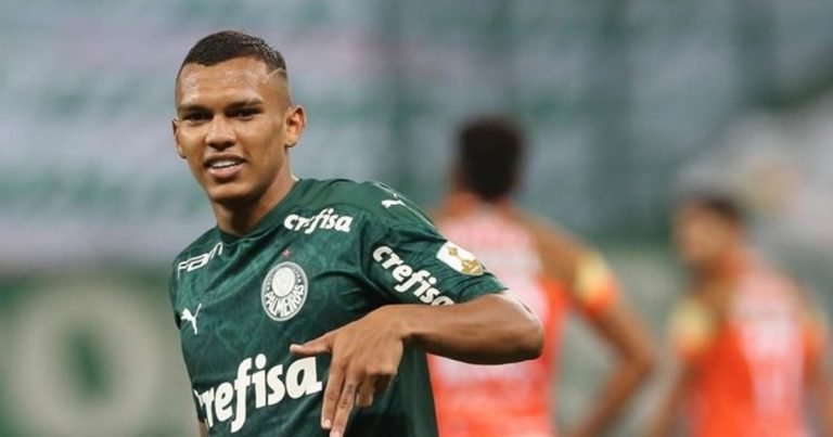 Abel se encanta por Veron: ‘não pode sair por menos que Neymar’