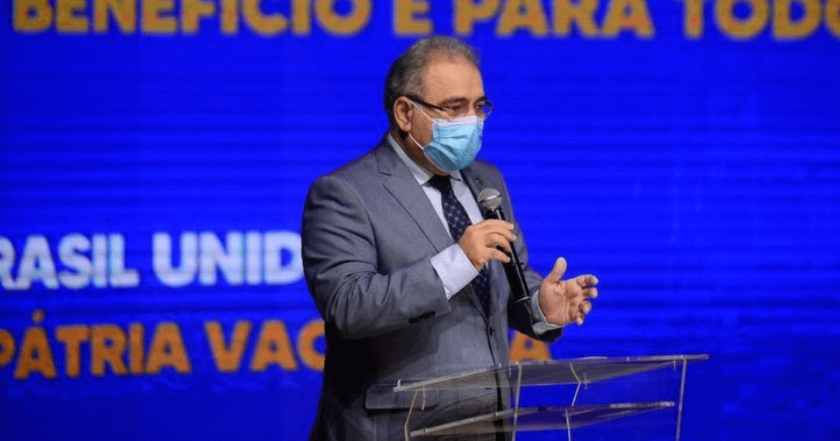 Queiroga anunciando programa de testagem em massa