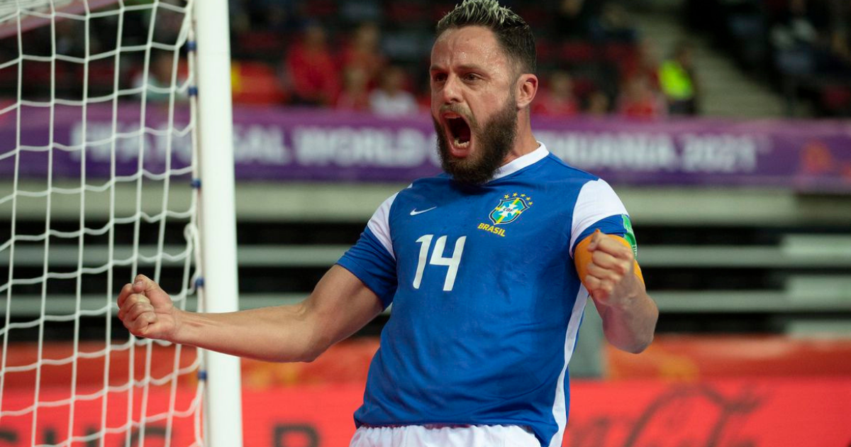 Com time experiente, Brasil quer apagar 2016 e retomar coroa do futsal